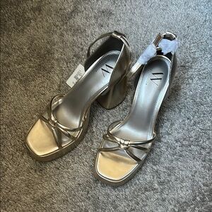 Worthington Gold Stiletto Heels with Elegant Slingback